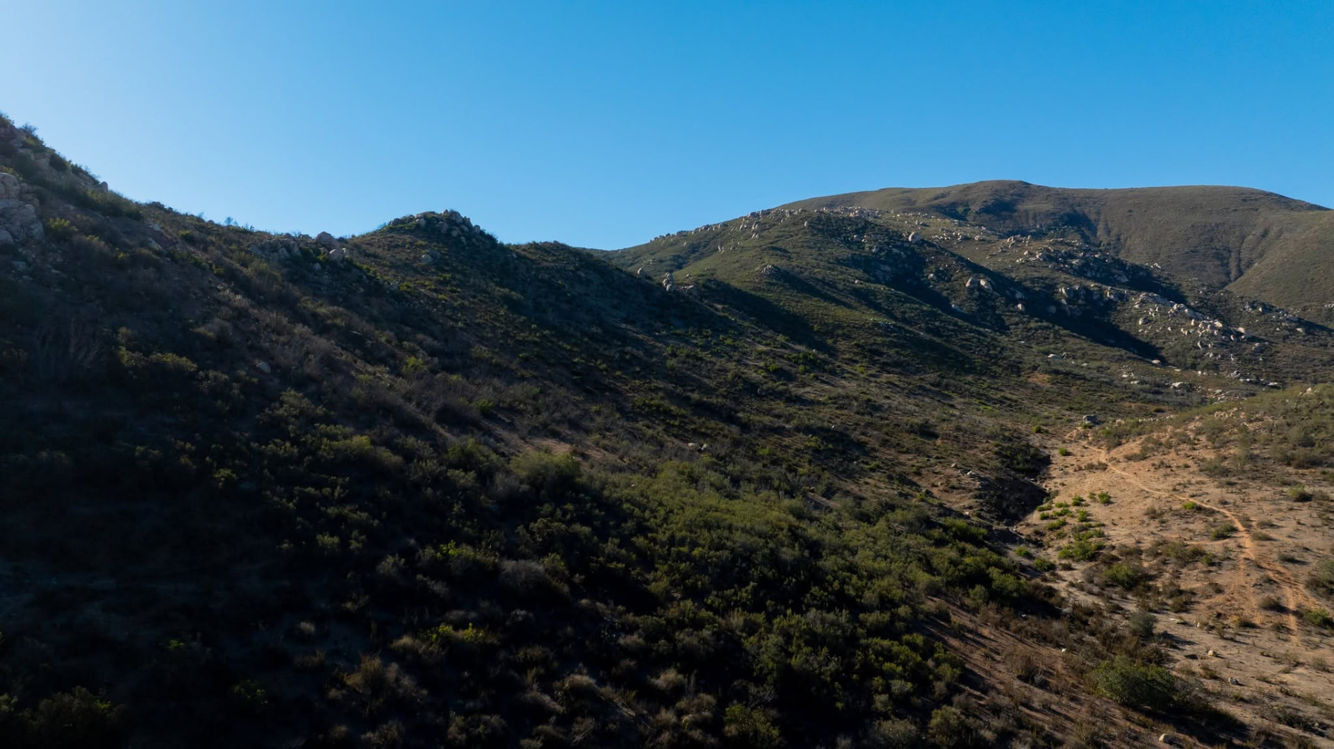 Montañas y chaparral del territorio kumiay